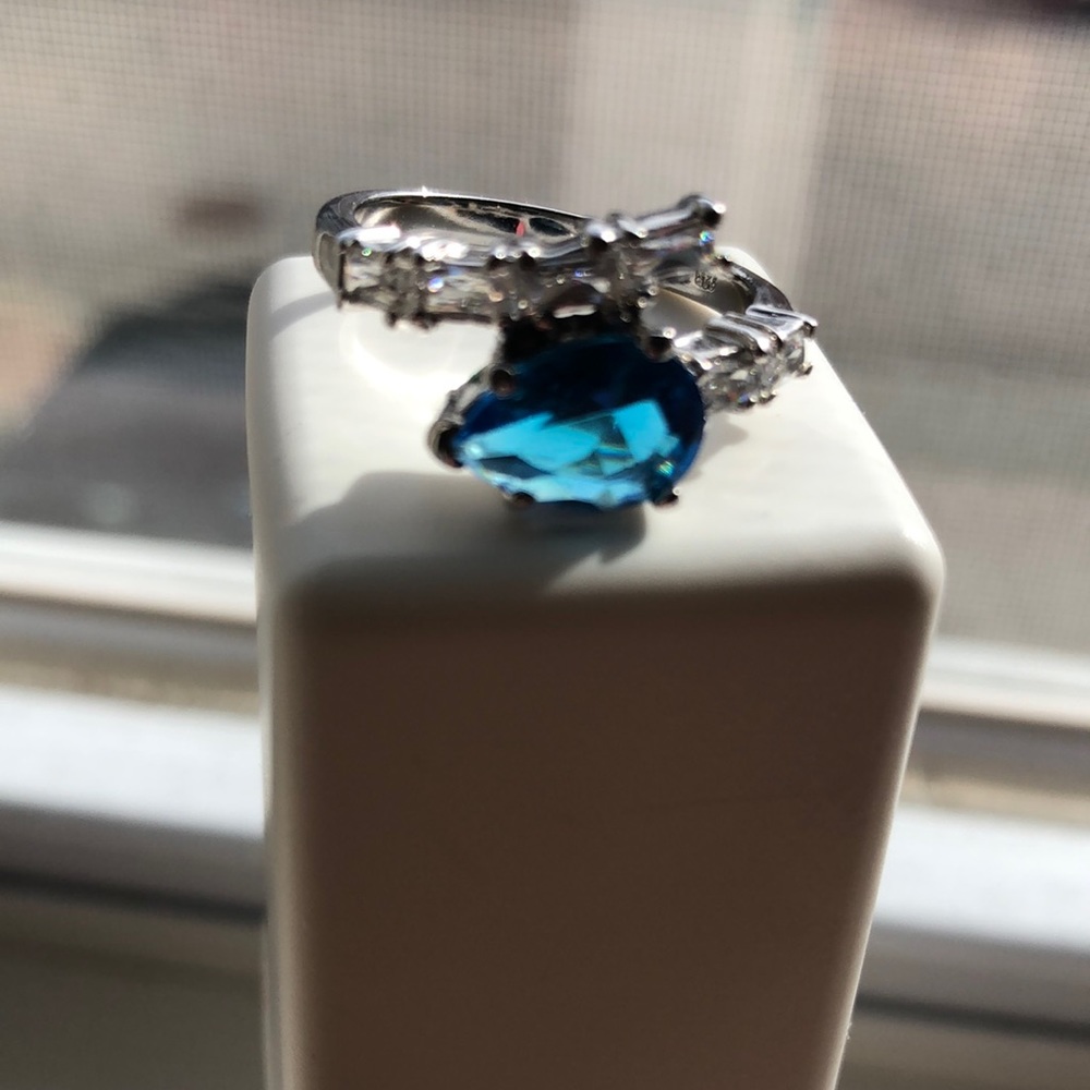 Faux blue and diamond  💍 stone ring, size 7